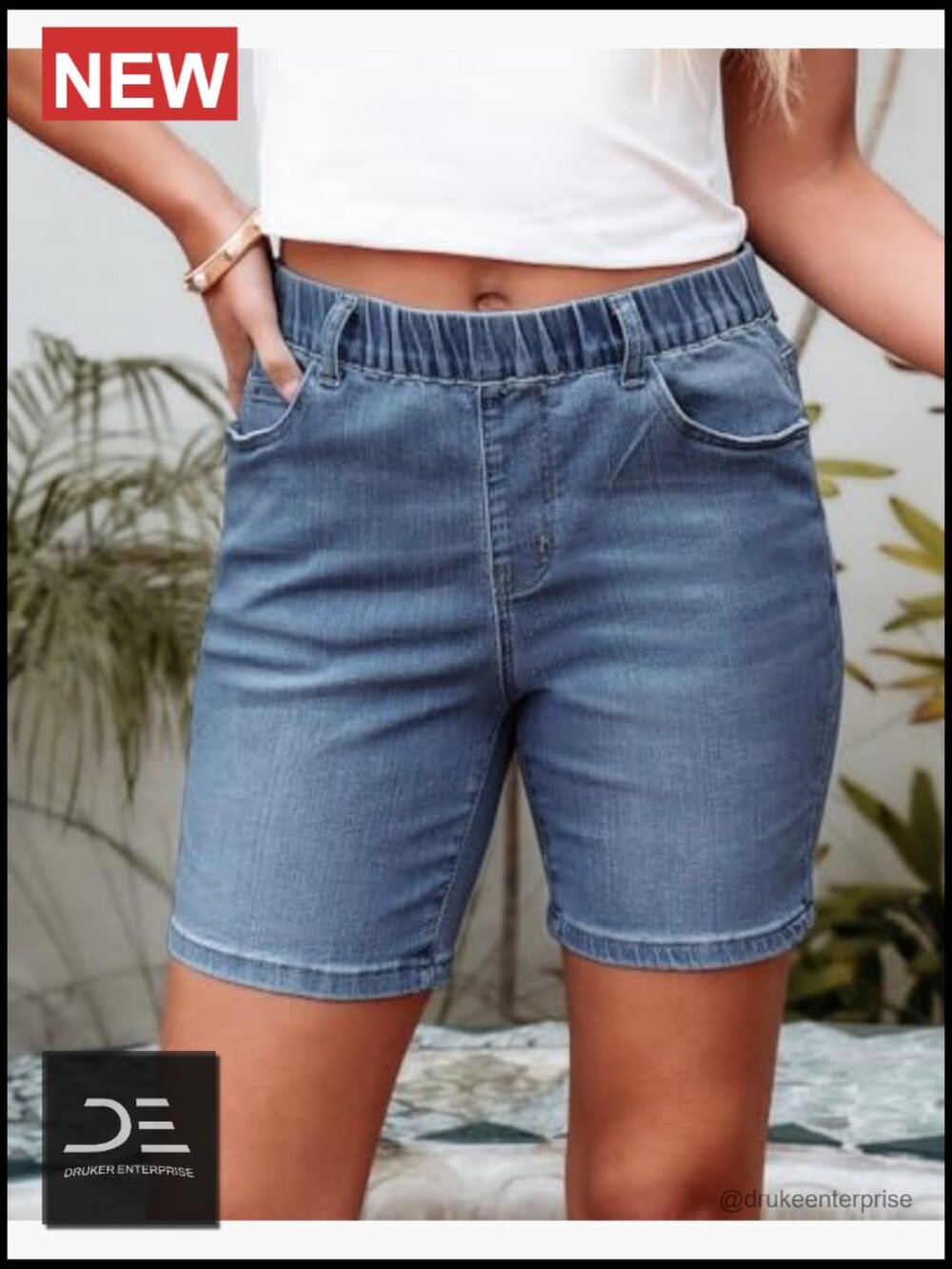 Women's Mid Rise Elastic Waist Pull On Denim Shorts 7" Inseam - Picture 6 of 7